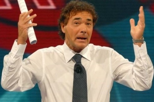 FESTIVAL DI SANREMO 2011 – GILETTI POLEMICO: “NON SI PUO’ SCHERZARE SULLE COSE SERIE”