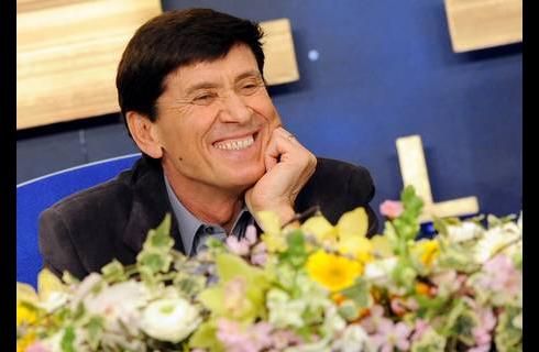 FESTIVAL DI SANREMO – QUESTION TIME: GRANDE ATTESA PER “L’ENTRATA PAZZESCA” DI ROBERTO BENIGNI. BOOM DELLE CANZONI SU I TUNES