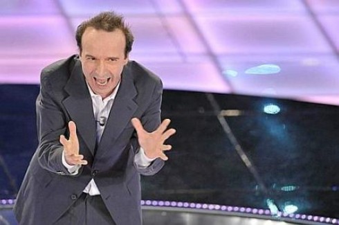 FESTIVAL DI SANREMO 2011: DAL PALCO DEL QUESTION TIME MORANDI ANNUNCIA: “GIOVEDI ARRIVA BENIGNI, FARA’ L’ESEGESI DELL’INNO D’ITALIA”.