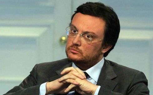 TG2, MARIO ORFEO LASCIA LA DIREZIONE. BRACCIO DI FERRO PDL-LEGA SUL SUCCESSORE