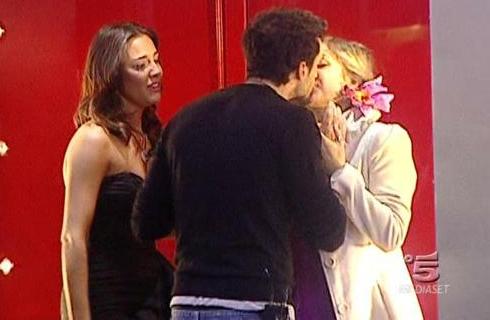 ASCOLTI TV DI LUNEDI 7 MARZO 2011: BOOM DEL GRANDE FRATELLO CHE CON 6,2 MLN (26.28%)  SUPERA MANARA A QUOTA 5,6 (20.07% – 19.10%).