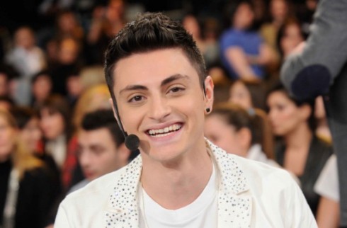 VIRGINIO SIMONELLI VINCE AMICI (CANTO)