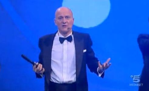 ASCOLTI TV DI VENERDI 11 MARZO 2011: ZELIG VINCE CON 5,5 MLN (21.53%), D’ALESSIO CALA AL 15.25%. DELUDE BLUE BLOODS BATTUTO DA GREY’S ANATOMY