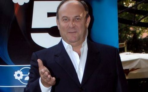 GERRY SCOTTI CONFERMA L’ARRIVO DI BONOLIS IN PRESERALE E BOCCIA LA CORRIDA DI INSINNA.