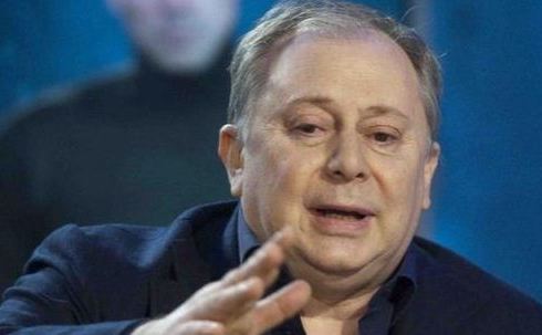 LELE MORA AD EXIT: VORREI ENTRARE IN POLITICA, FORSE COL PDL. PORTERO’ RUBY ALL’ALTARE