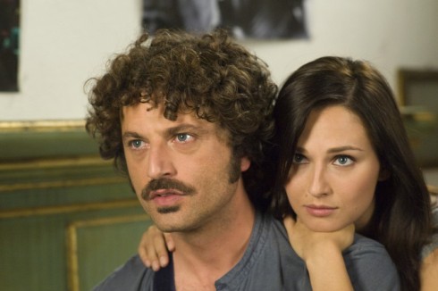 ASCOLTI TV DI GIOVEDI 10 MARZO 2011: MANARA CON 5,5 MLN ARRESTA SANTORO. PER ANNOZERO 5,2 MLN E IL 20%. IL DAY TIME DELL’ISOLA SIGLA IL 9%