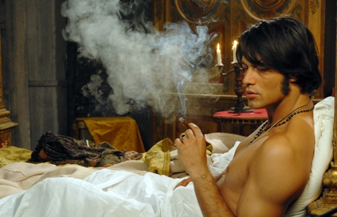 IL TELECOMANDO, LA GUIDA TV DI DM: 8 MARZO 2011. CANALE 5 CI RIPROVA CON IL SANGUE E LA ROSA