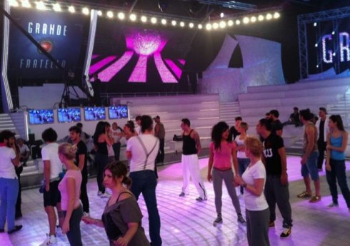 GF 11, i concorrenti provano il balletto finale