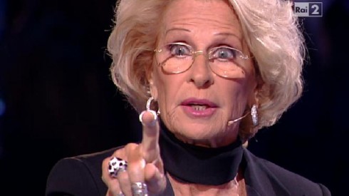 ISOLA DEI FAMOSI 8: IL GENERALE ORRU’ CONTRO TUTTI. ADESSO VOGLIAMO LA MAMMA DELLA MARINI A UOMINI E DONNE.