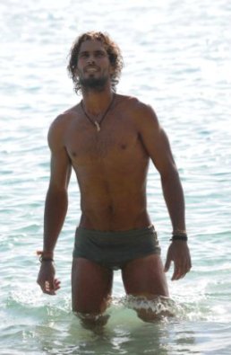 THYAGO ALVES A DM: “NON HO AVUTO BISOGNO DI FARE GOSSIP PER ASSECONDARE IL PROGRAMMA. PENSO CHE AVESSERO GIA’ ARCHITETTATO TUTTO PER FAR NASCERE QUALCOSA CON LA FICO”.