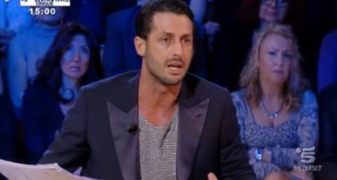 FABRIZIO CORONA A DOMENICA CINQUE: “CE L’HO CON SIMONA VENTURA. QUELLA SIGNORA VA PUNITA”