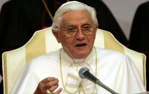 A SUA IMMAGINE: IL PAPA RISPONDERA’ IN TV AI FEDELI SU RAI 1 IL VENERDI SANTO