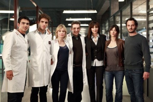 IL TELECOMANDO, LA GUIDA TV DI DM: 3 MAGGIO 2011. RIS CON LA BELLUCCI CONTRO IL GALA’ DELL’ISOLA