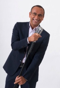 LASCIAMI CANTARE RINVIATO A POCHE ORE DALLA PARTENZA. AL SUO POSTO IL TAPPABUCHI MONTALBANO.