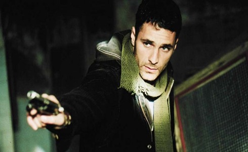 RAOUL BOVA TORNA A VESTIRE I PANNI DEL CAPITANO ULTIMO