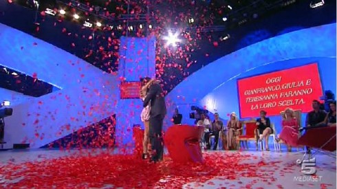 UOMINI E DONNE: LA “SCELTA” DI GIANFRANCO E’ VALERIA. DOV’E’ FINITA BUBI? (FOTOGALLERY)