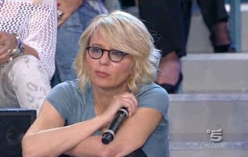 UOMINI E DONNE: MARIA DE FILIPPI E IL PIACERE DELL’ONESTA’ INNANZITUTTO. (AL DIAVOLO LA SUSPENCE!)