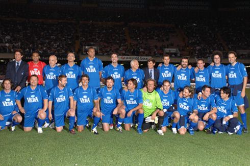 PARTITA DEL CUORE: TRIANGOLARE CON NAZIONALE CANTANTI, PARLAMENTARI E TELETHON TEAM. STASERA SU RAI1 CON FABRIZIO FRIZZI E MARA VENIER