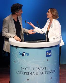 PRESENTAZIONE PALINSESTI RAI AUTUNNO 2011. PRATICAMENTE C’E’ DA ASPETTARE ANCORA!