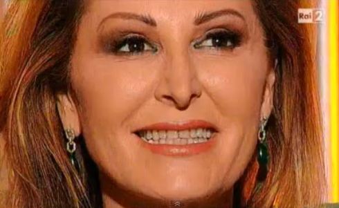 ANNOZERO, LA ‘PASIONARIA’ SANTANCHE’ CAMBIA STRATEGIA: SORRISI E BATTUTE COL CELENTANO ANTI-ATOMO (VIDEO)