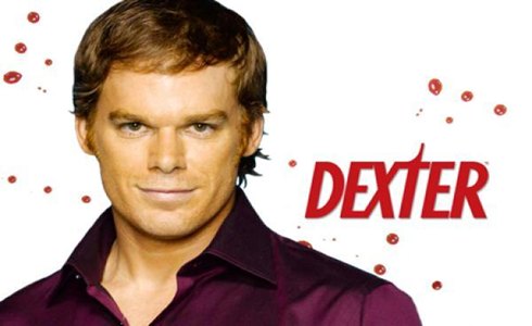 DEXTER: DA STASERA SU CIELO RIPRENDONO IN REPLICA LE AVVENTURE DEL ‘SERIAL KILLER DEI SERIAL KILLER’