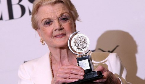 LA SIGNORA IN GIALLO: DA LUNEDI’ 29 AGOSTO LE AVVENTURE DI JESSICA FLETCHER TRASLOCANO SU RETE 4