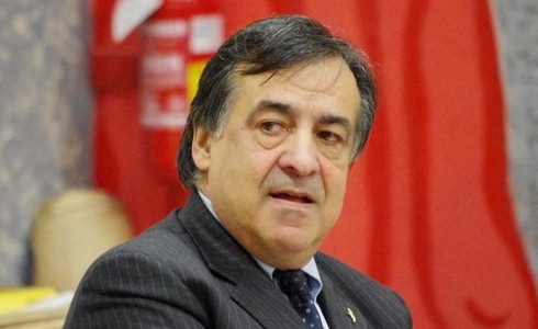 L’ITALIA DEI VALORI CHIEDE A LORENZA LEI UNA RIPROGRAMMAZIONE DEI PALINSESTI PER INFORMARE SULLA CRISI