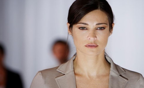 LA PROFEZIA D’AVIGNONE: L’ENNESIMO FLOP IN PRIMA TV DI CANALE 5 PASSA IN SECONDA SERATA. AGLI ITALIANI NON DISPIACCIONO LE REPLICHE?