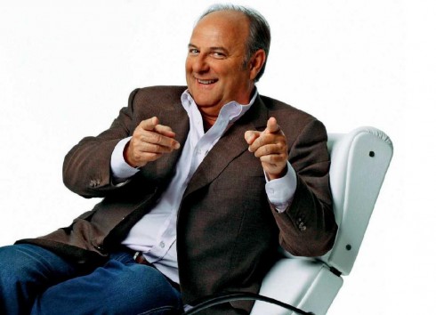 GERRY SCOTTI SU IO CANTO: ABBIAMO ALZATO L’ETA’ DEI CONCORRENTI. MONEY DROP PRONTO PER IL PRESERALE