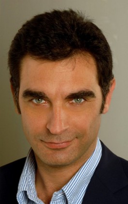 TIBERIO TIMPERI: “UNA PRIMA SERATA O SANREMO? NON AVENDO AGENTI POTENTI SONO FUORI DA CERTI GIOCHI”