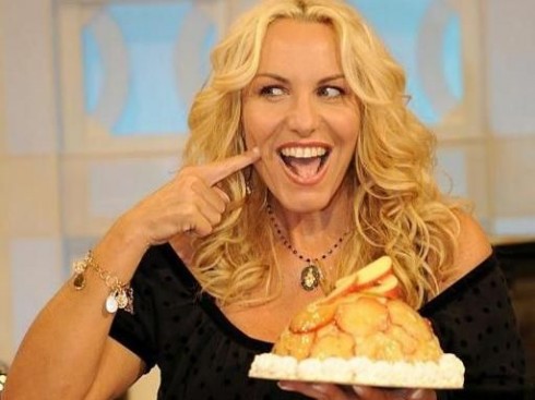 ANTONELLA CLERICI TORNA CON LA PROVA DEL CUOCO E AFFILA LE ARMI PER SFIDARE LA CONCORRENZA