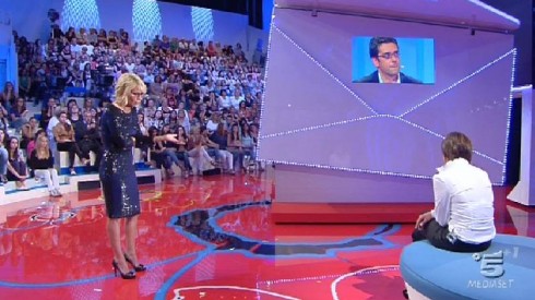 ASCOLTI TV DI SABATO 17 SETTEMBRE 2011: NEMMENO DUE PUNTI TRA C’E’ POSTA (23.19%) E TI LASCIO UNA CANZONE (21.27%). BONOLIS SOPRA L’EREDITA’, VERISSIMO (17.36%) MEGLIO DELLE AMICHE DEL SABATO (13.46%)