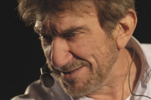 BORRIELLO E SCAMARCIO DALLA DE FILIPPI, PROIETTI E NEWTON JOHN DALLA CLERICI: CHI VINCERA’ LA SFIDA DEL SABATO SERA?