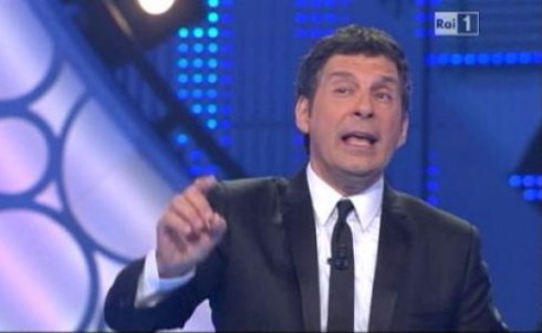 ASCOLTI TV DI DOMENICA 4 SETTEMBRE 2011: VENGO ANCH’IO VINCE COL 16.62%, SOLO IL 10.49% PER LO SHOW DEI RECORD, MISTERO AL 9.72%