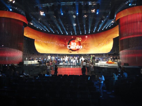 IO CANTO: IL BABY TALENT ALZA L’ETA’ DEI CONCORRENTI. OSPITI DELLA PRIMA PUNTATA AL BANO E MARCELLA BELLA