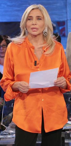 MARA VENIER PRONTA A RIPARTIRE CONTRO LA ‘POCO ELEGANTE’ BARBARA D’URSO