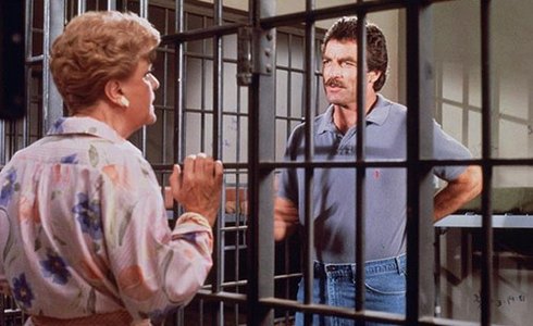 LA SIGNORA IN GIALLO E MAGNUM P.I.: DOPO 25 ANNI ARRIVA IN CHIARO L’INTERO CROSSOVER TRA LE DUE SERIE CULT DEGLI ANNI 80