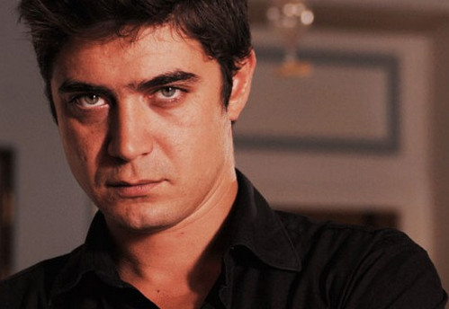 RAI1 IN CRISI D’ASCOLTI PERDE LA SFIDA SETTIMANALE CON CANALE 5. GARIMBERTI E’ PREOCCUPATO