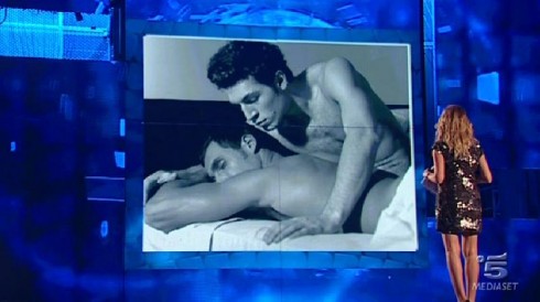 IL ‘GAY-GATE’ INFIAMMA GRANDE FRATELLO 12: FOTO CONSEGNATE DA LUCA AGLI AUTORI?