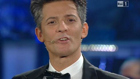 LE PAGELLE DELLA SETTIMANA TV (14-20/11). PROMOSSI XTRA FACTOR E RAI NEWS, BOCCIATI BELEN PER CELLULARI E LUXURIA ALL’ISOLA