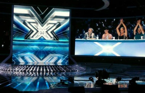 X FACTOR 5, SKY PROMETTE: NIENTE FRONZOLI NEL LIVE SHOW. SIMONA VENTURA: BONUS EXTRA SE RAGGIUNGIAMO IL MILIONE