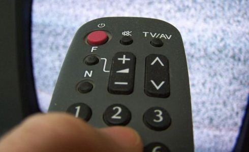 MEDIASET E RAI: MENO 20% DELL’AUDITEL PER I SEI CANALI GENERALISTI NELL’ULTIMO DECENNIO. EVASIONE CANONE AI MASSIMI STORICI.