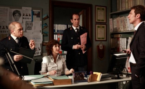 IL TELECOMANDO, LA GUIDA TV DI DM: 6 NOVEMBRE 2011. IL DEBUTTO DI TUTTI PAZZI PER AMORE CONTRO DISTRETTO