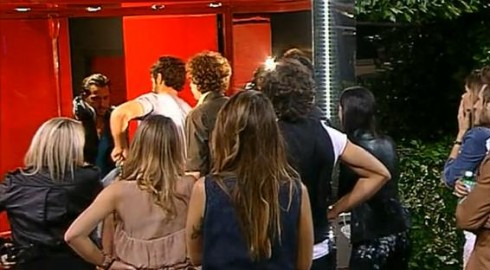 GRANDE FRATELLO 12: MIRKO ABBANDONA LA CASA