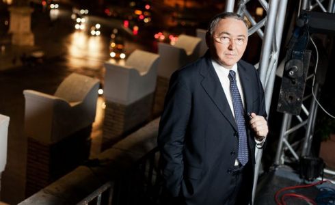 RAPPORTO CARELLI: IL NUOVO TALK SHOW DI SKYTG24 RACCONTA L’ERA DI MARIO MONTI. MA ASPETTA SILVIO