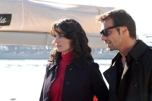 ASCOLTI TV DI MERCOLEDI 16 NOVEMBRE 2011: UN AMORE E UNA VENDETTA SFIORA I 5 MLN (19%). MEGLIO LE IENE (15.54%) CHE IL TEATRO SU RAI1 (13.74%)