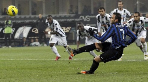 ASCOLTI SATELLITE DI SABATO 3 DICEMBRE 2011: GLI ANTICIPI DI SERIE A ARRIVANO AL 4.26%