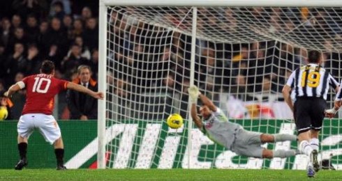 ASCOLTI SATELLITE DI LUNEDI 12 DICEMBRE 2011: 2.150.471 PER ROMA-JUVE (7.36%)