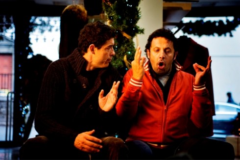 ASCOLTI SATELLITE DI DOMENICA 25 DICEMBRE 2011: IL DUPLICE PASSAGGIO DI UN NATALE PER DUE SUPERA I 900.000 SPETTATORI. CANALI CINEMA AL 5.6% IN PT