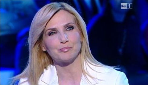 ASCOLTI TV DI VENERDI 30 DICEMBRE 2011: DELUDE UN AMICO E’ COSI (3MLN-12.81%), KALISPERA IN CRESCITA (2,9 MLN-14.19%)